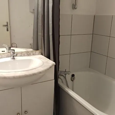 Apartament Studio Mezzanine Climatise Avec Terrasse Et Parking